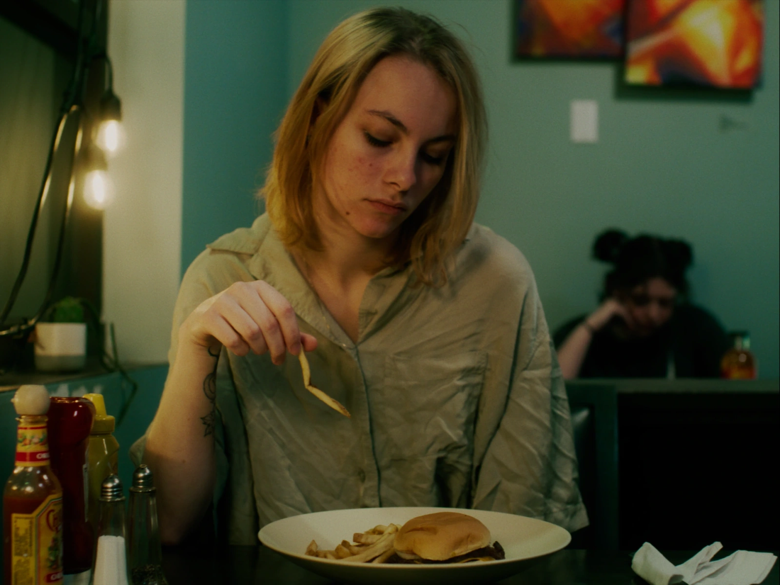 67743adf1c41a960b8eebec2 RVTBB Dining RF